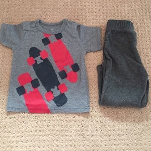 🌷Bundle- boy shirt and fleece pants