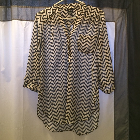 Blouse - Picture 2 of 3