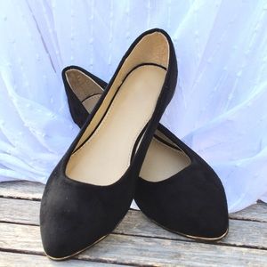 NIB Black Pointy Toe Gold Trim Suede Ballet Flats
