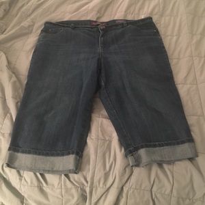 Jean capris pants