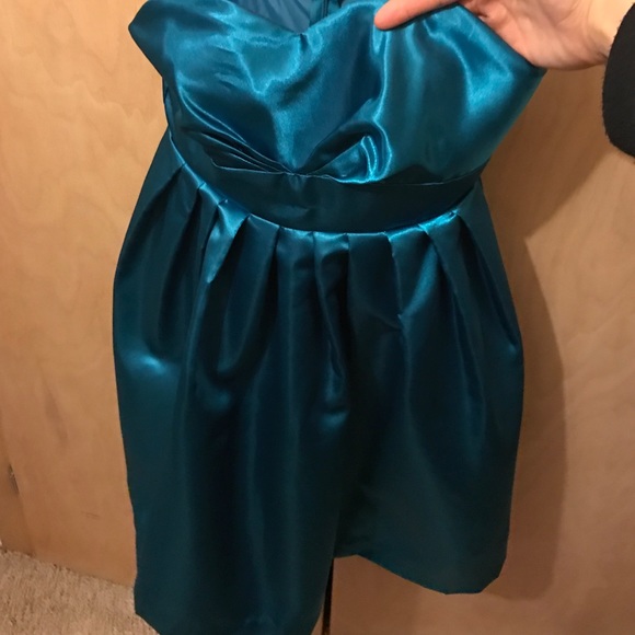 PROM DRESS - Picture 2 of 4