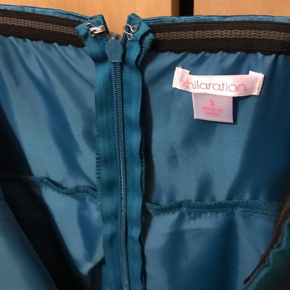 PROM DRESS - Picture 3 of 4