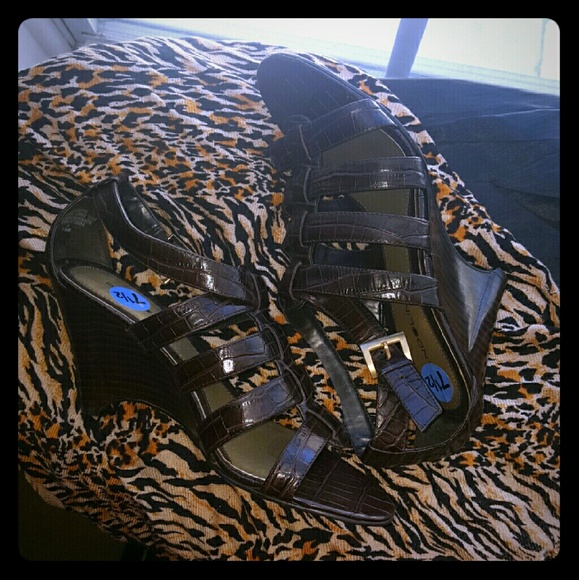 *New* Bandolino wedge sandals