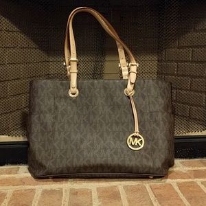 Michael Kors Jet Set Tote