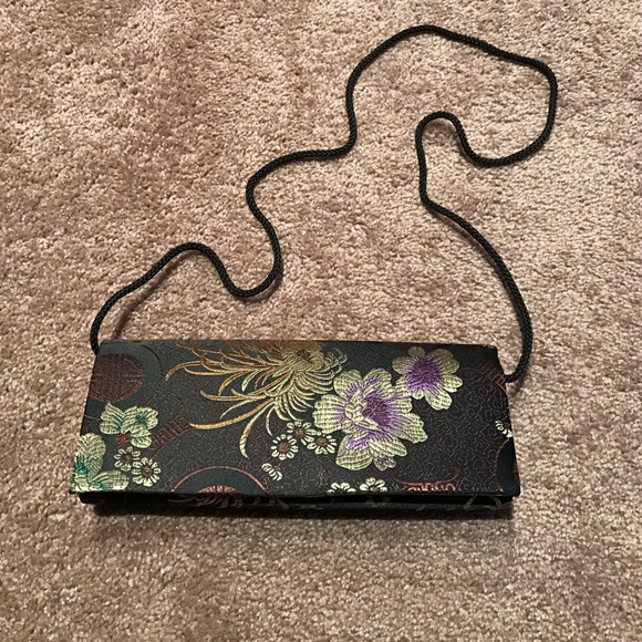 New Black Floral Clutch - Picture 2 of 4