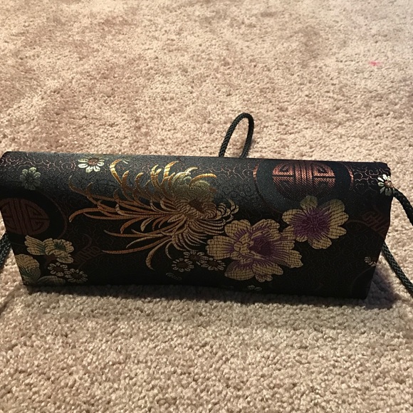 New Black Floral Clutch - Picture 3 of 4