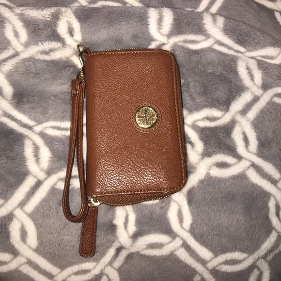 Kate Landry wallet