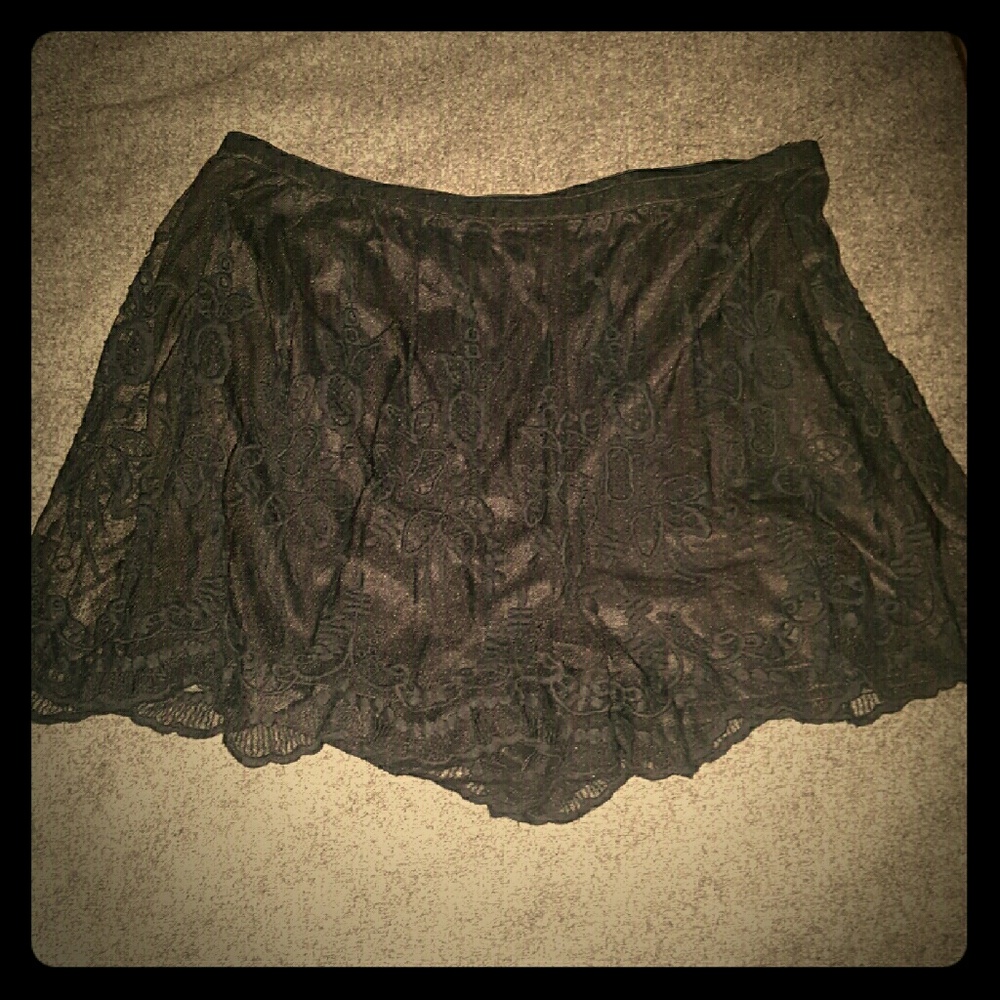 Embroidered Lace Shorts