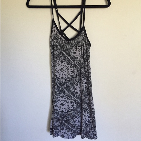 Tilly dress strapy back/ v neck