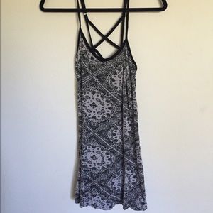 Tilly dress strapy back/ v neck