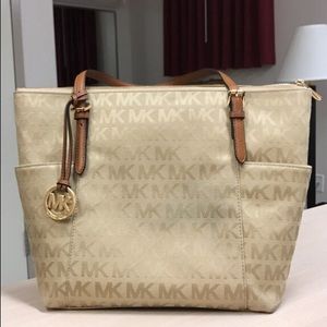 Micheal Kors pocket book brand new