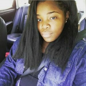 Meet your Posher, Deyonna