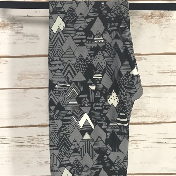 Brand New With Tags LuLaRoe Tween Leggings