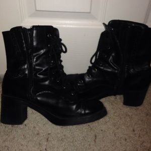 Black chunky heel boots!
