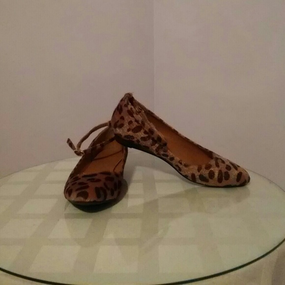 Leopard print pumps.