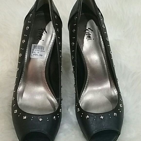 High heels - Picture 2 of 3