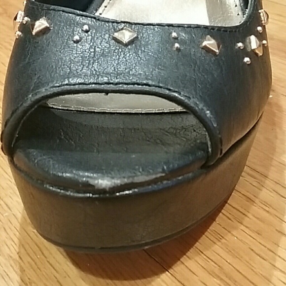 High heels - Picture 3 of 3