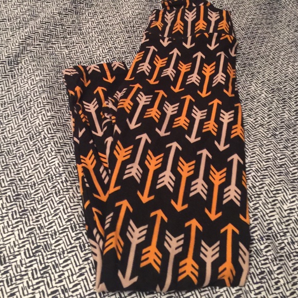 Lularoe OS Arrow Leggings