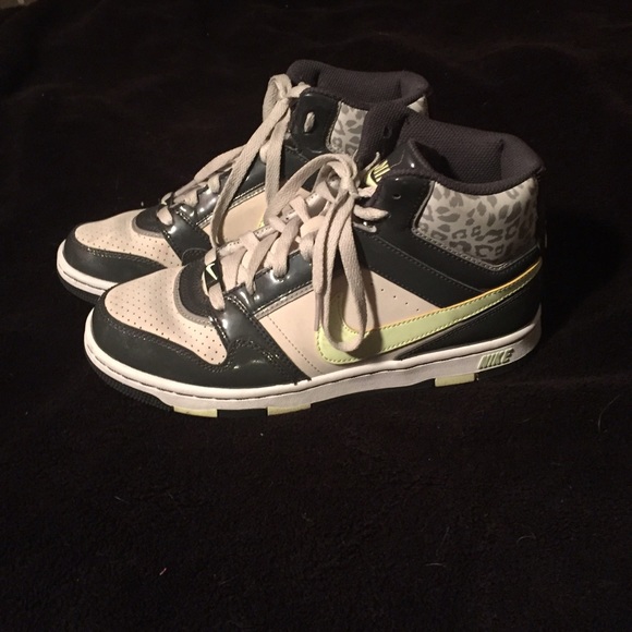 Women's Nike size 8