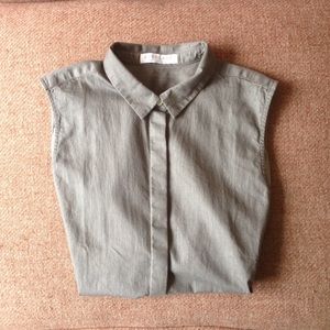 Everlane gray sleeveless button down