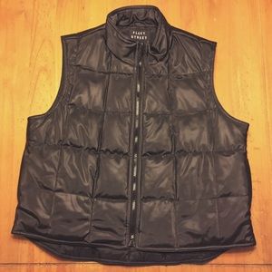 Black puffy winter vest
