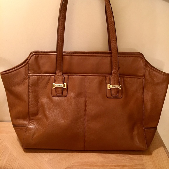 Authentic Coach Leather Alexis Caryall