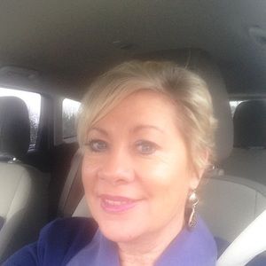 Meet your Posher, Caroline