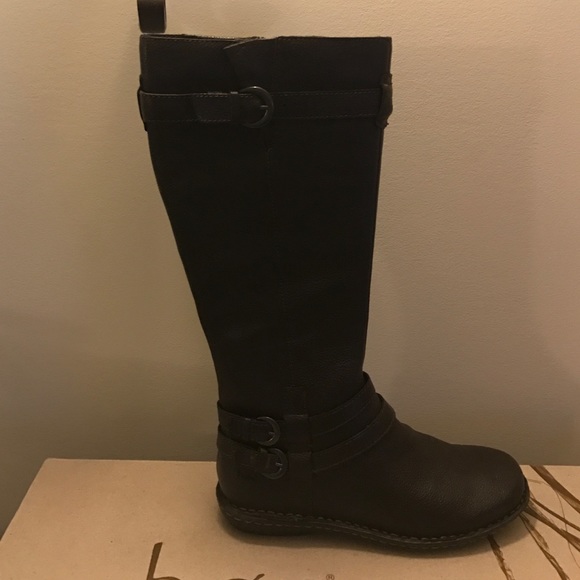 Women's genuine leather boot.