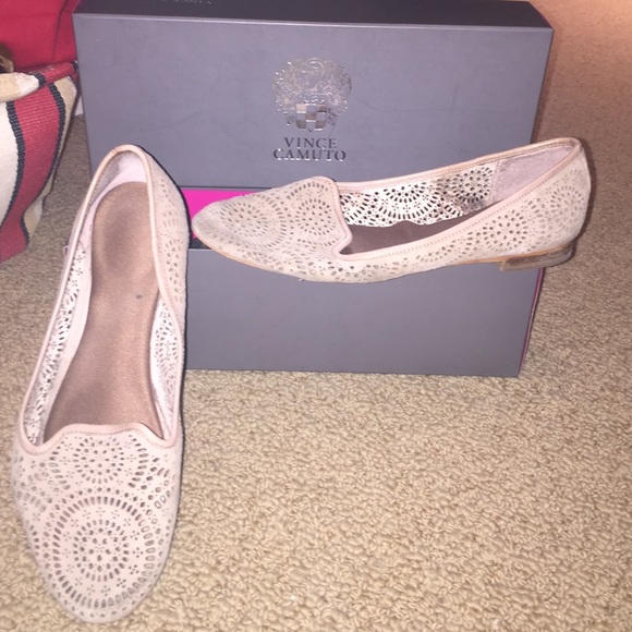 Vince Camuto gently used nude flats
