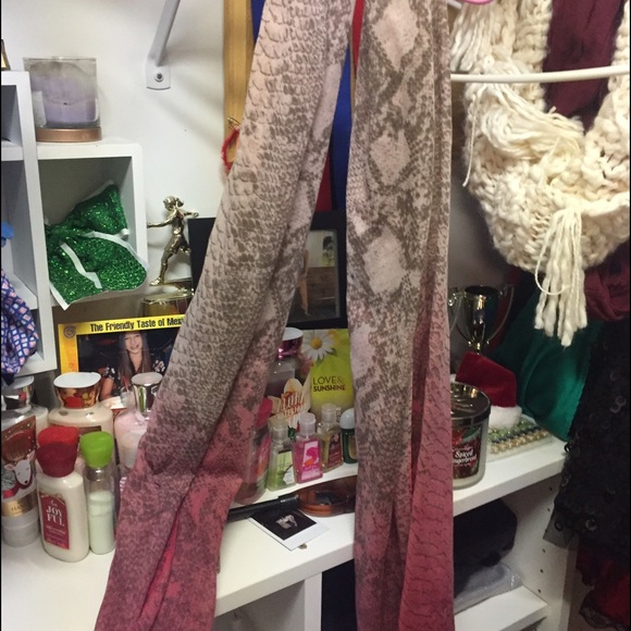 Brown and pink scarf