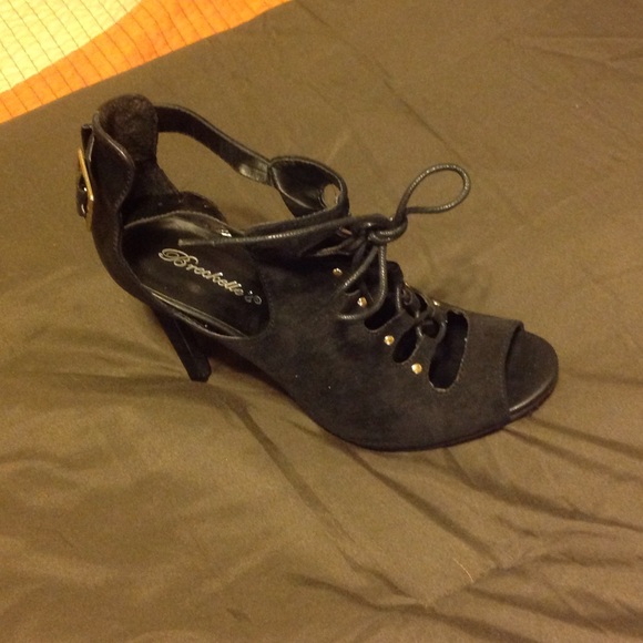 8.5 black shoe - Picture 1 of 4