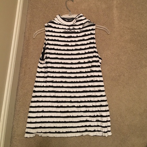 Top - Picture 2 of 2