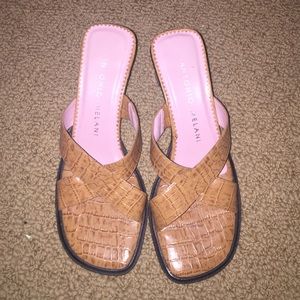 Antonio Melani Brown heeled sandals