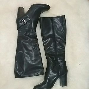 Heeled boots