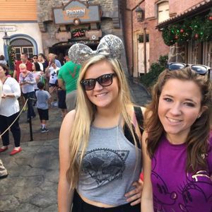 Meet your Posher, Chloe