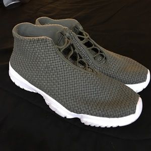 Air Jordan future shoes olive lightly used