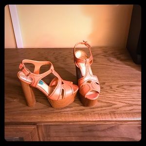 Jessica Simpson - Platform Heels