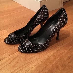 Enzo Angiolini size 8.5 peep-toe pumps