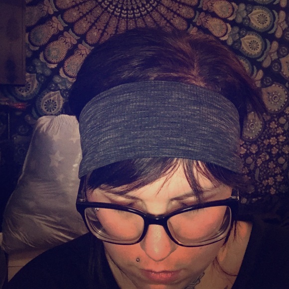 NEW Athleta Grey Workout Headband & Athleta Bag!