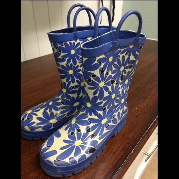 Girls boots