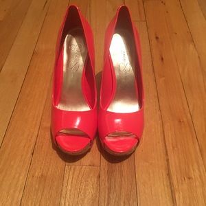 Jessica Simpson peep toe pumps!