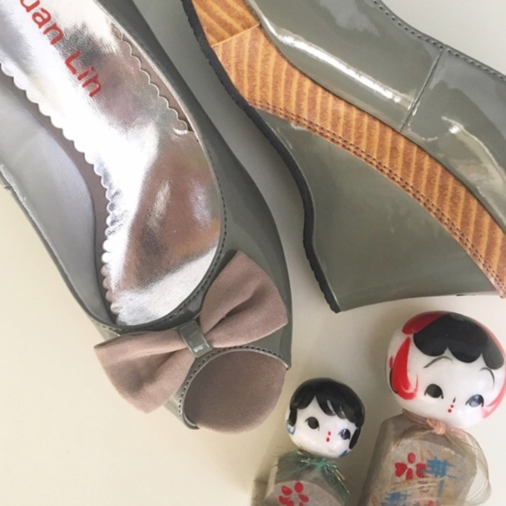 SOLD Boutique Gray Platform Sandals Size 39 - Picture 4 of 4