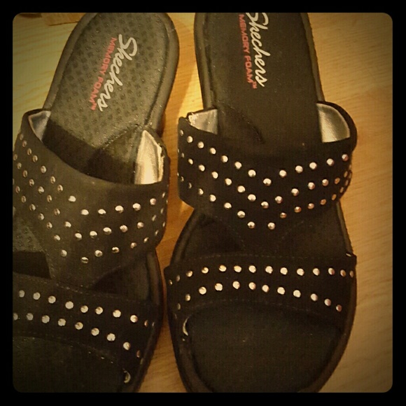 Sketchers memory foam sandals