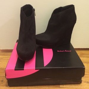 Sz 10 Michael Antonio Black Velvet 4.5" Wedge Boot