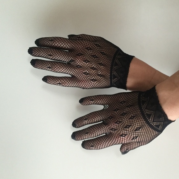 Accessories - Ornate Fish Net Gloves