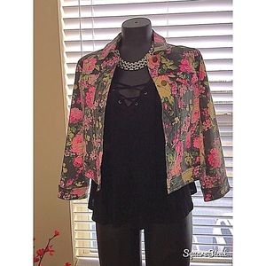 unique black acid wash cropped denim jacket! ✨