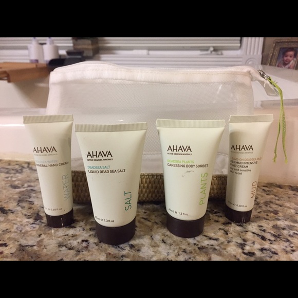 Ahava mini gift set