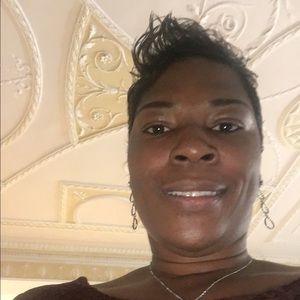 Meet your Posher, Edna