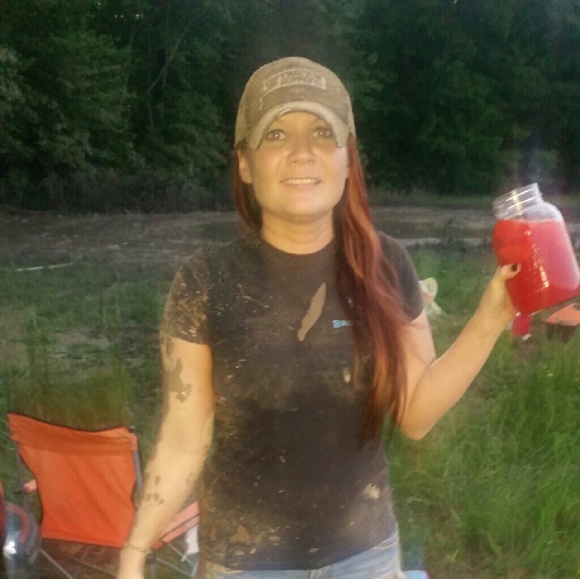 Meet your Posher, Kari - Picture 1 of 1