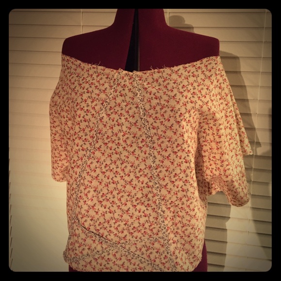 💙39Off the shoulder pull over top ✨Handmade ✨ - Picture 1 of 4